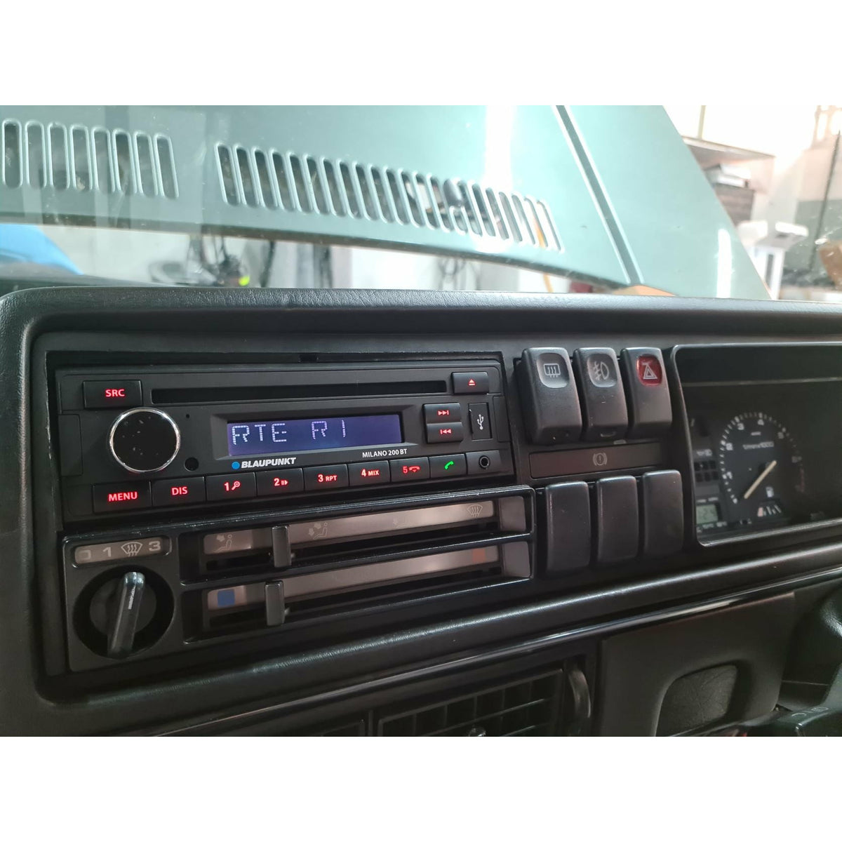 Blaupunkt Doha 112 BT car radio stereo CD play Bluetooth USB AUX Retro OEM  look 